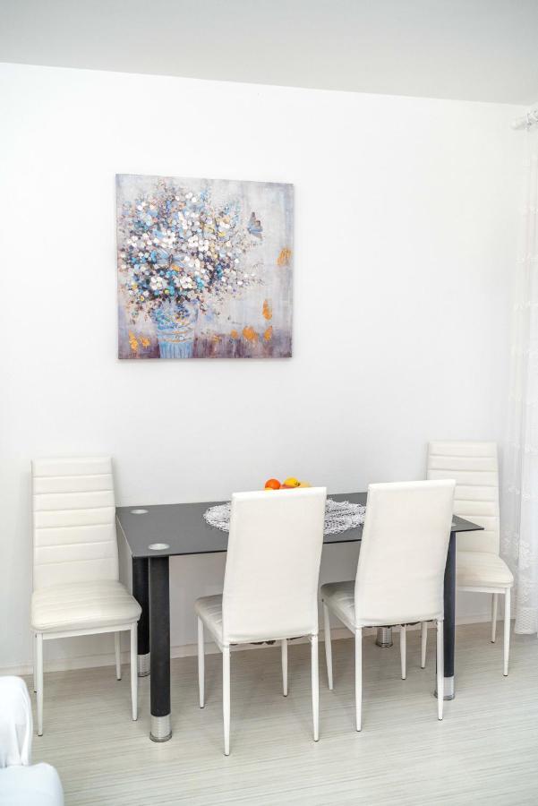 וודיצה Adria Sun Apartments מראה חיצוני תמונה